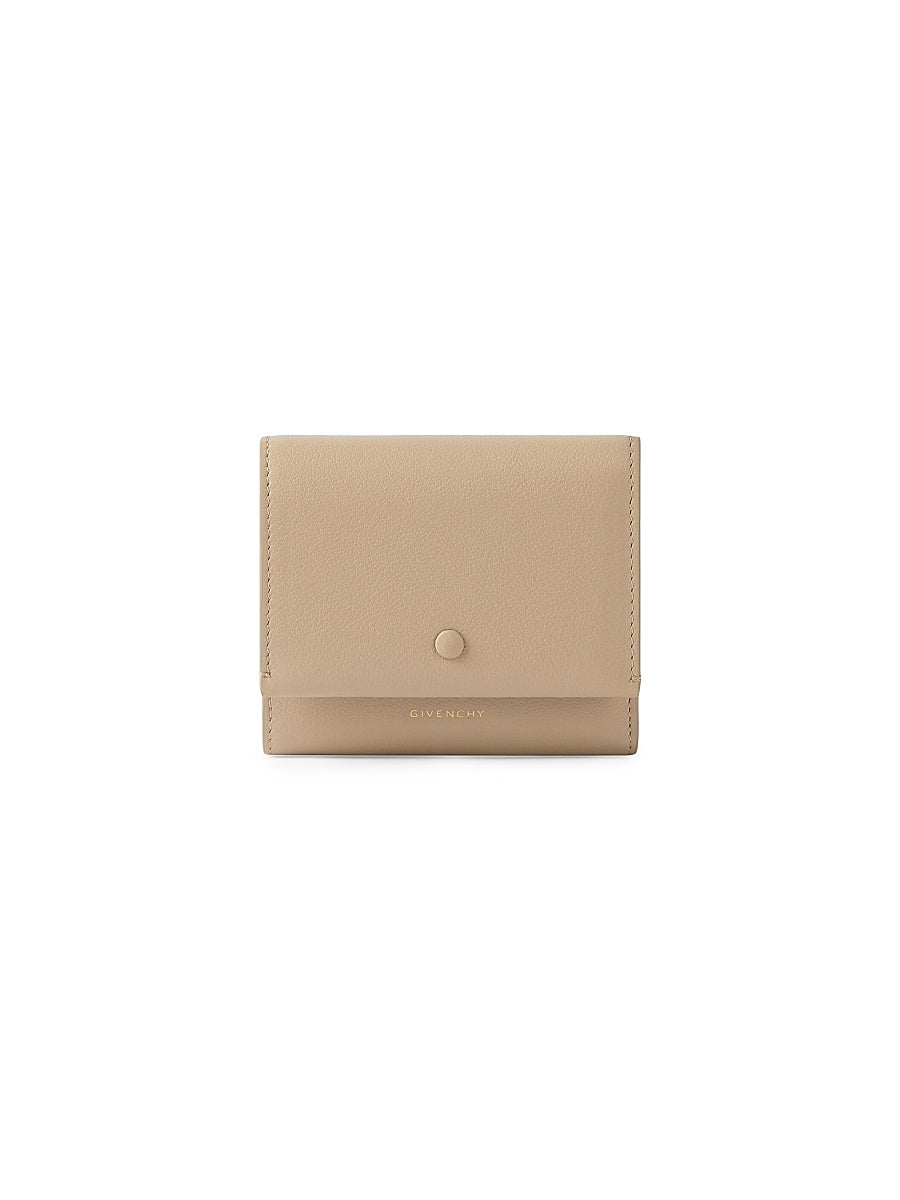 Day Wallet in Grained Leather