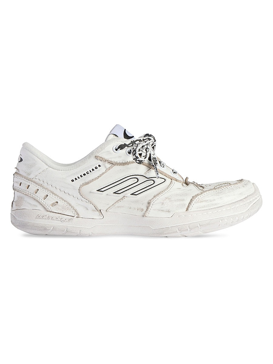 Hamptons Medium Worn-Out Sneakers